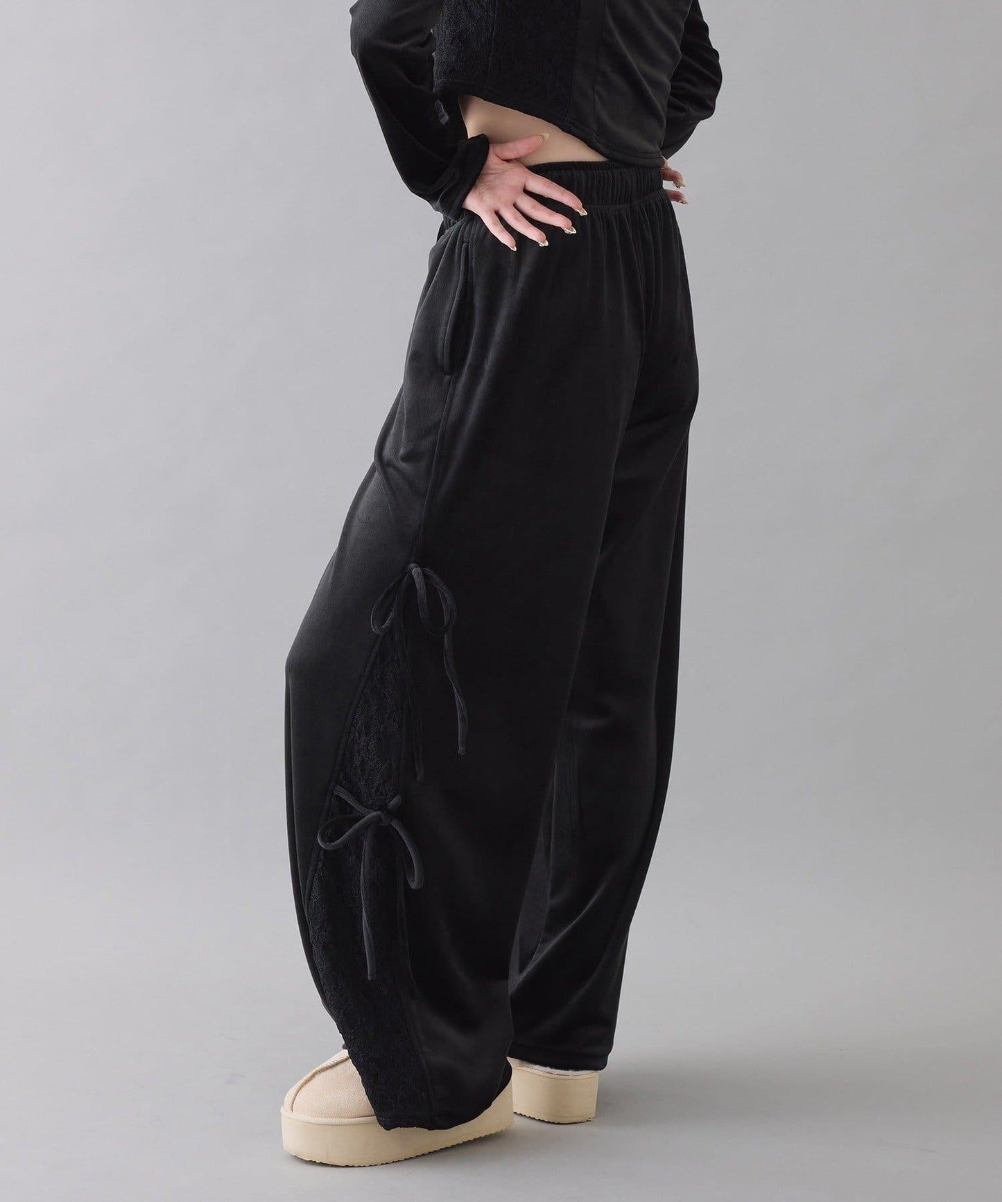 側邊蕾絲天鵝絨蝴蝶結長褲