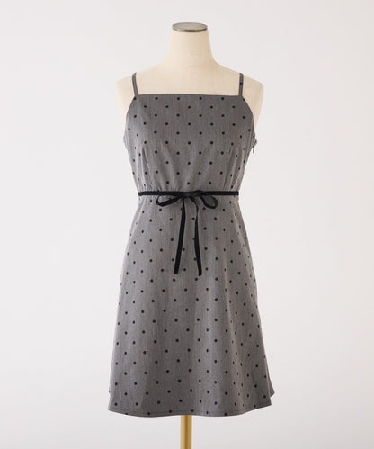 後背繫帶蕾絲吊帶連衣裙