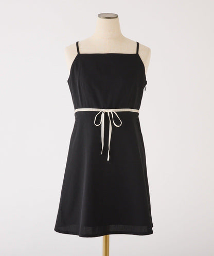 後背繫帶蕾絲吊帶連衣裙