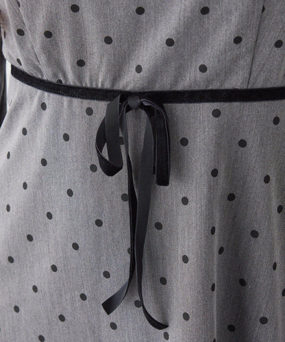 後背繫帶蕾絲吊帶連衣裙