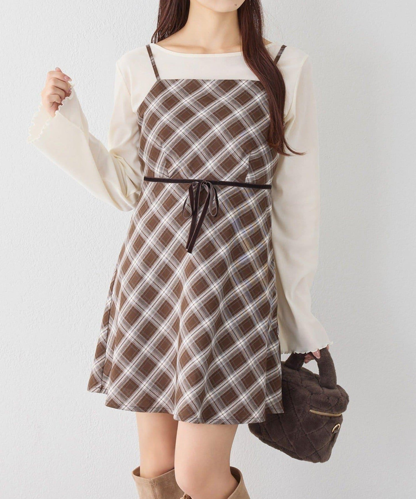 後背繫帶蕾絲吊帶連衣裙