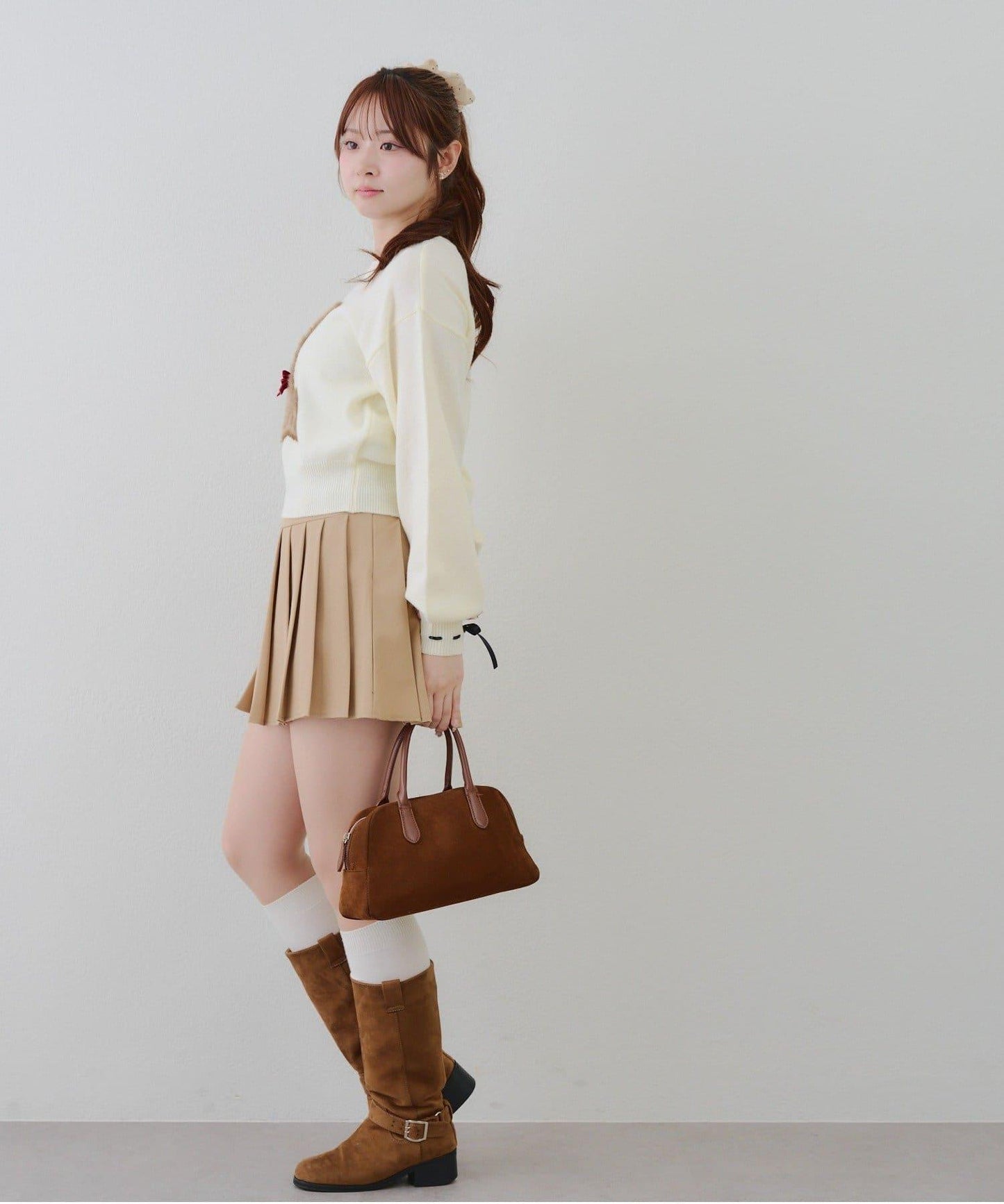 蝴蝶結小熊針織衫