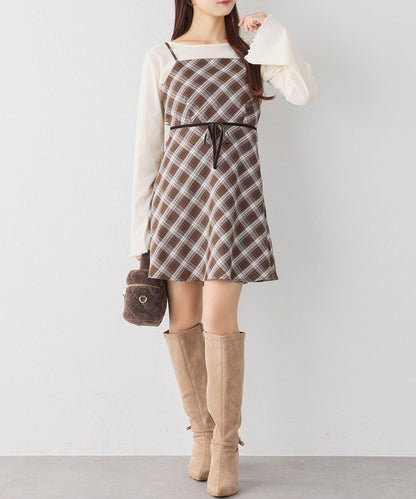 後背繫帶蕾絲吊帶連衣裙