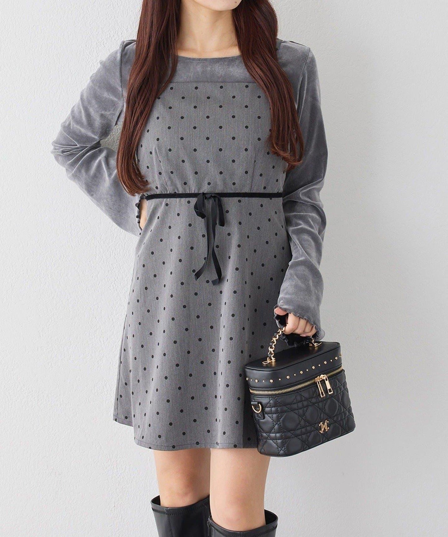 後背繫帶蕾絲吊帶連衣裙