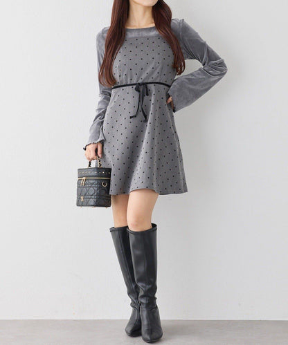 後背繫帶蕾絲吊帶連衣裙