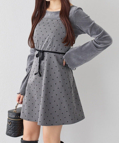 後背繫帶蕾絲吊帶連衣裙