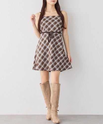 後背繫帶蕾絲吊帶連衣裙