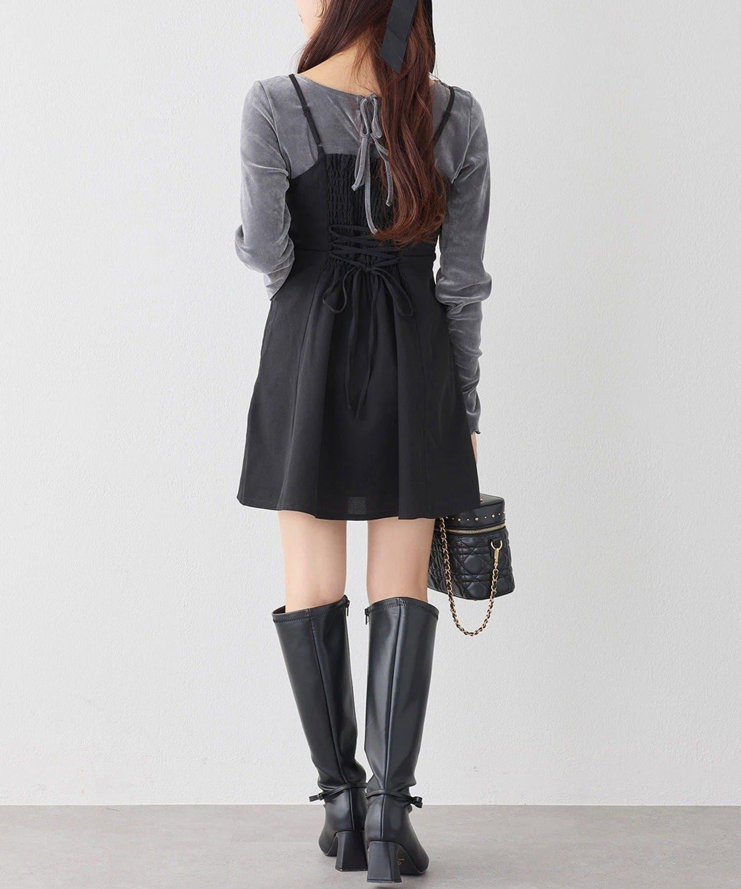 後背繫帶蕾絲吊帶連衣裙