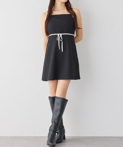 後背繫帶蕾絲吊帶連衣裙