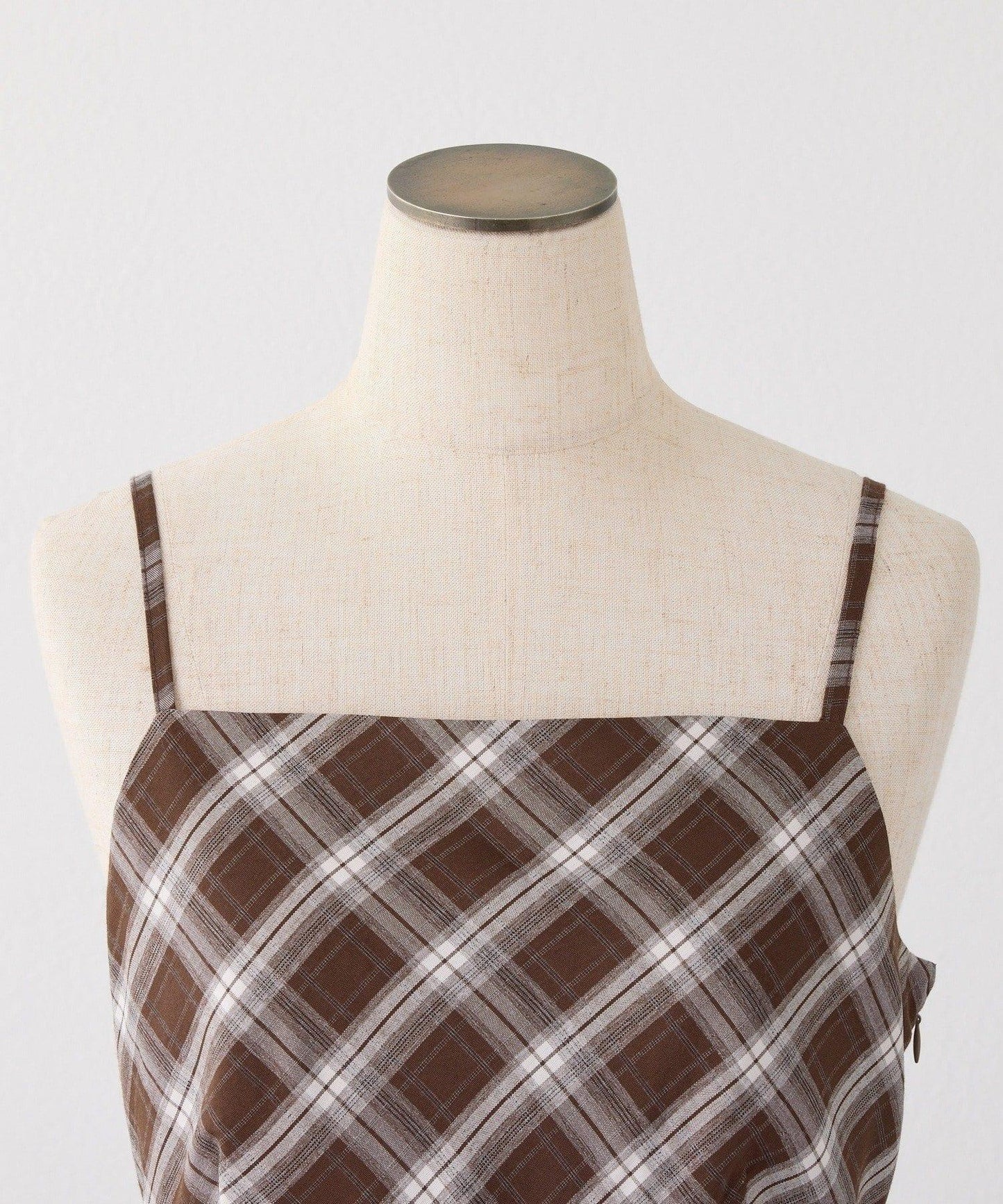 後背繫帶蕾絲吊帶連衣裙