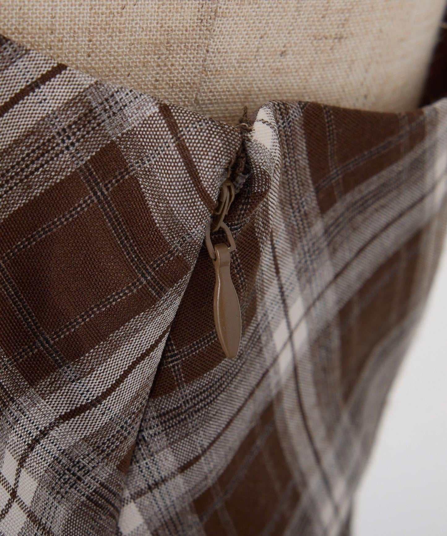 後背繫帶蕾絲吊帶連衣裙