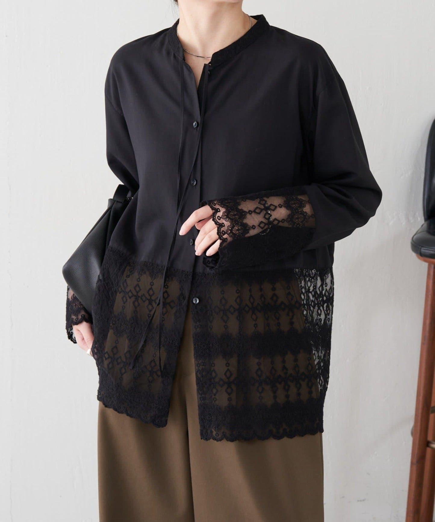 【推薦疊穿】蝴蝶結領下襬蕾絲拼接襯衫