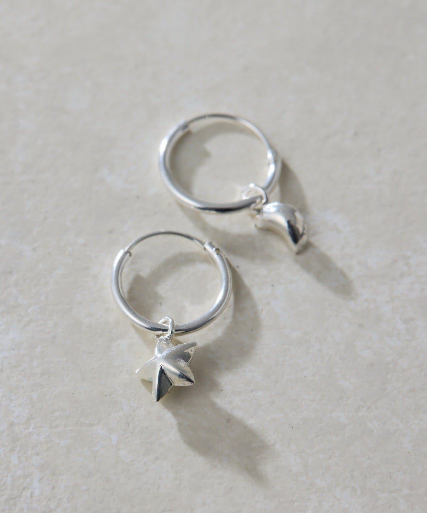 《スターリングシルバー使用》月亮造型耳釘