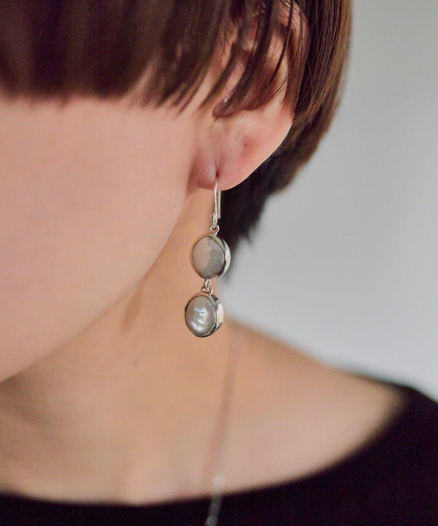 《スターリングシルバー使用》雙層平圓淡水珍珠耳釘