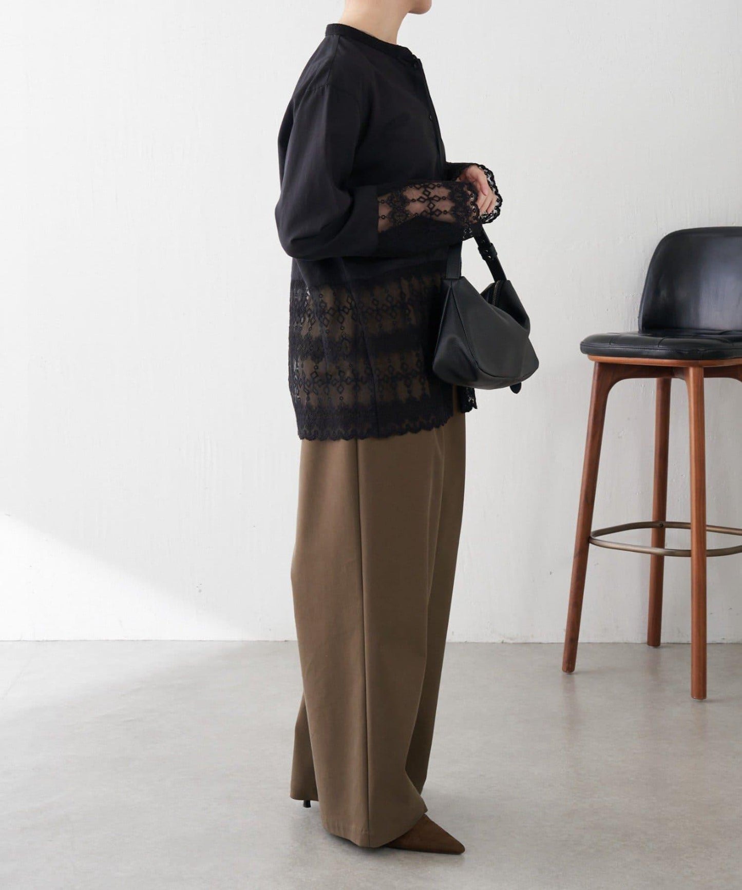 【推薦疊穿】蝴蝶結領下襬蕾絲拼接襯衫