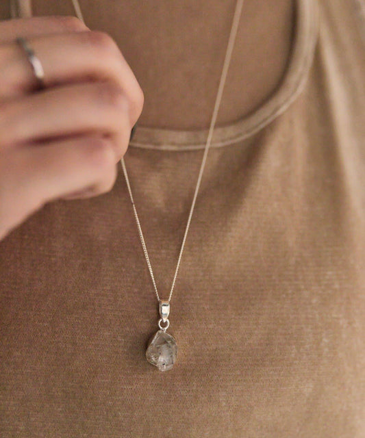 《スターリングシルバー使用》哈基瑪水晶項鍊