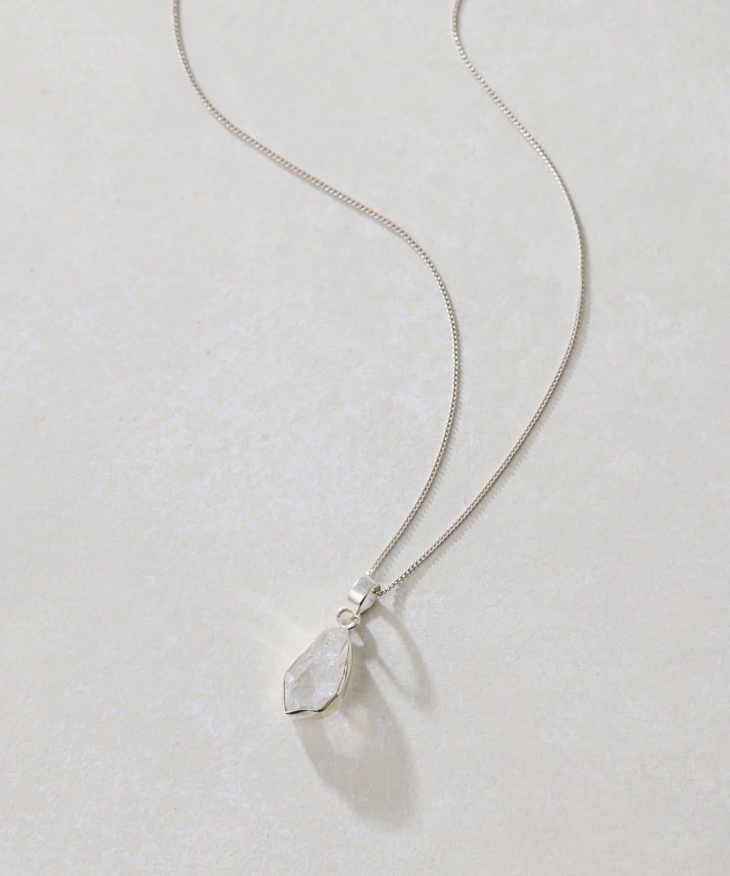 《スターリングシルバー使用》哈基瑪水晶項鍊