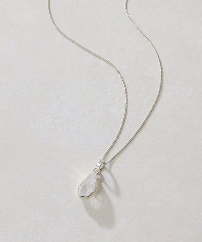 《スターリングシルバー使用》哈基瑪水晶項鍊