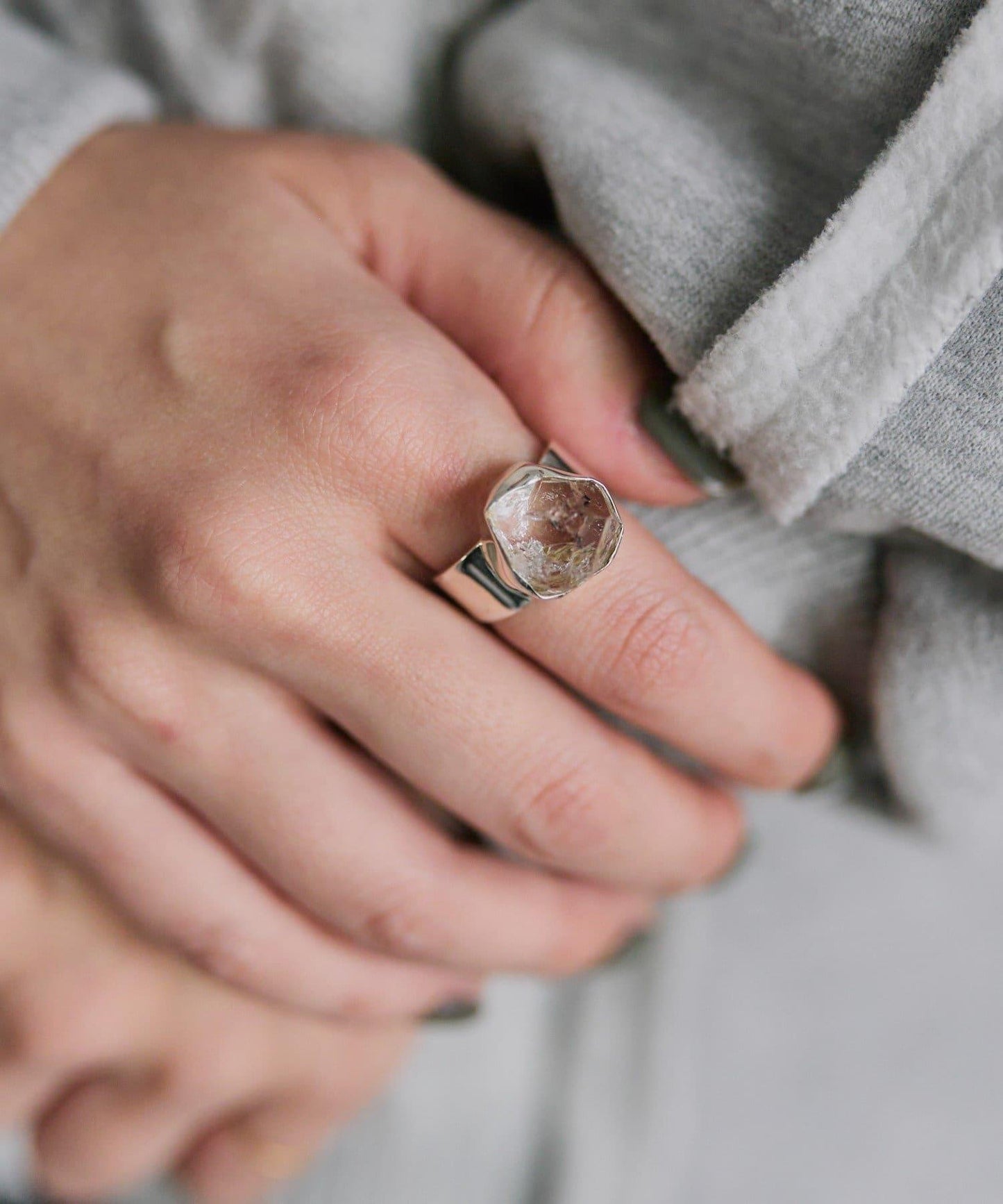 《スターリングシルバー使用》赫基蒙鑽石戒指