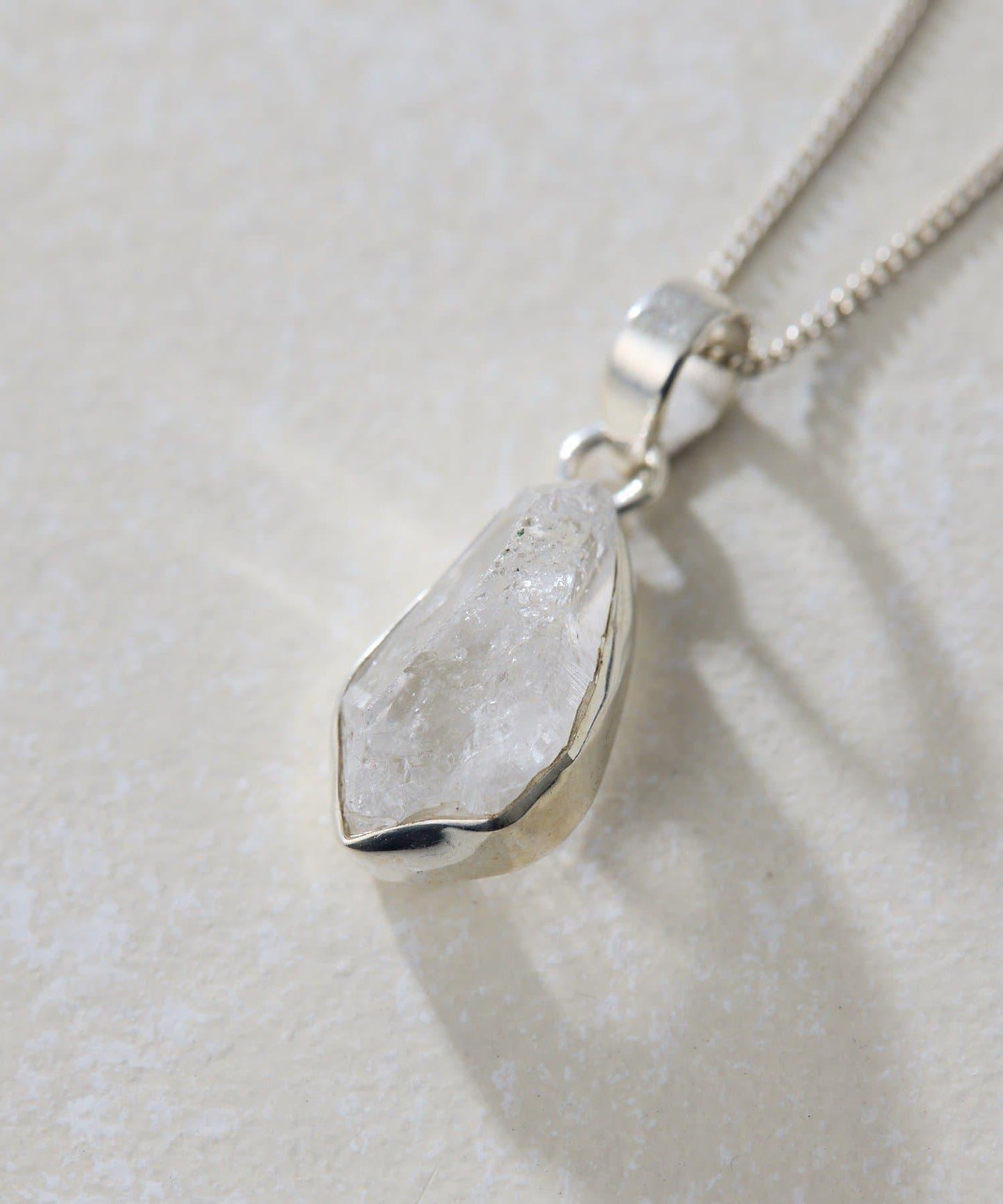 《スターリングシルバー使用》哈基瑪水晶項鍊