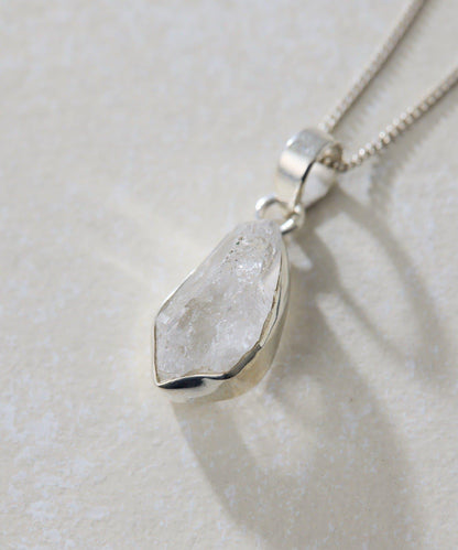 《スターリングシルバー使用》哈基瑪水晶項鍊