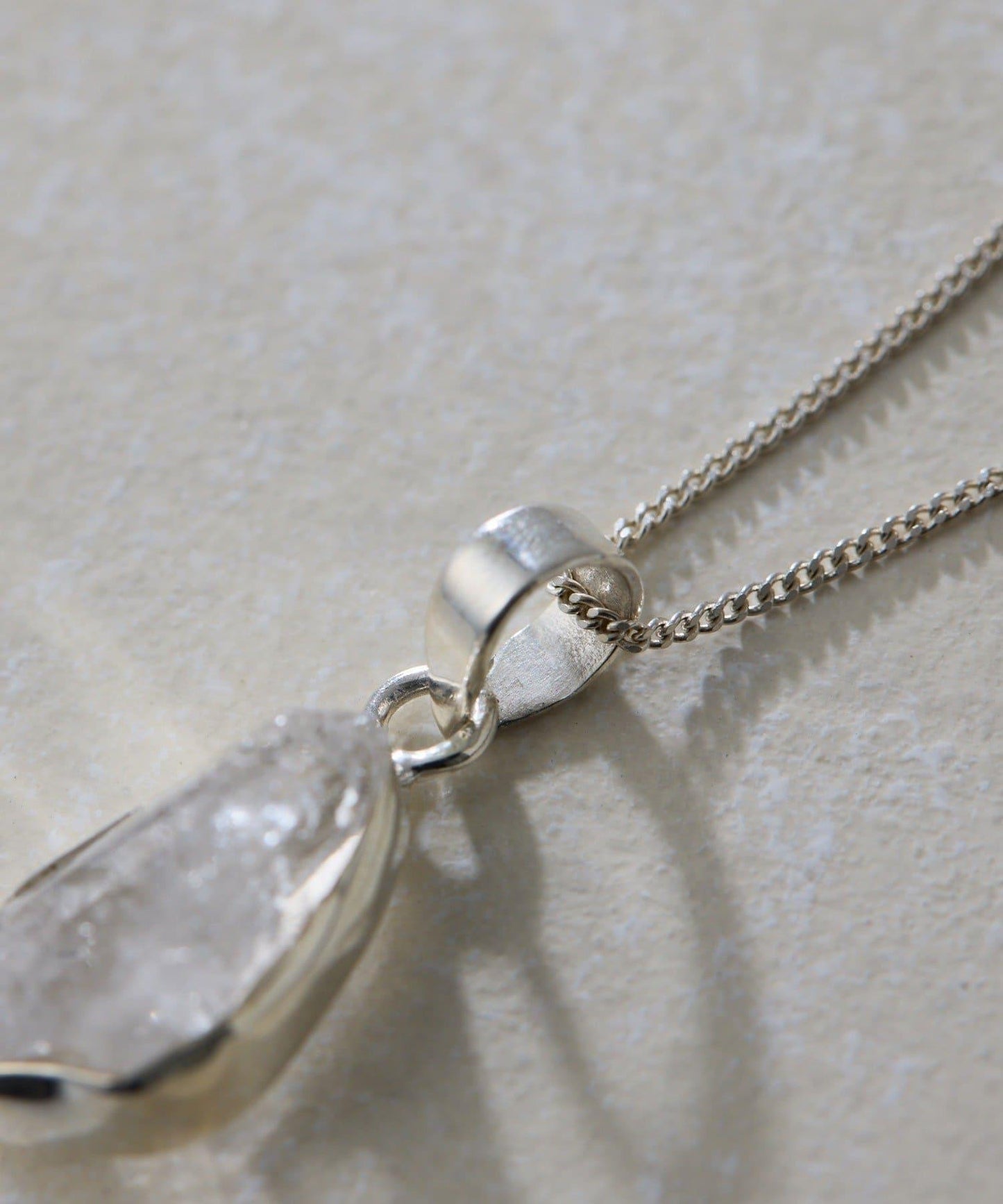 《スターリングシルバー使用》哈基瑪水晶項鍊