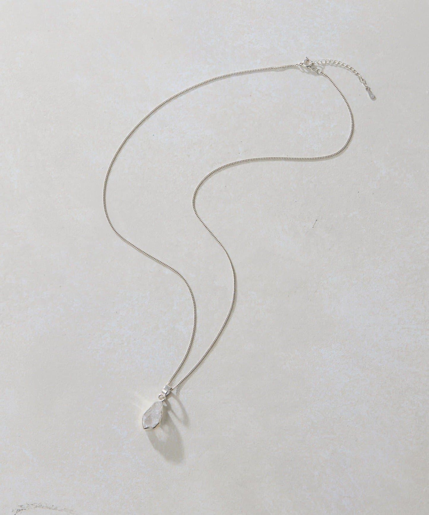 《スターリングシルバー使用》哈基瑪水晶項鍊