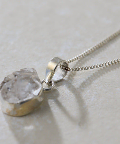 《スターリングシルバー使用》哈基瑪水晶項鍊