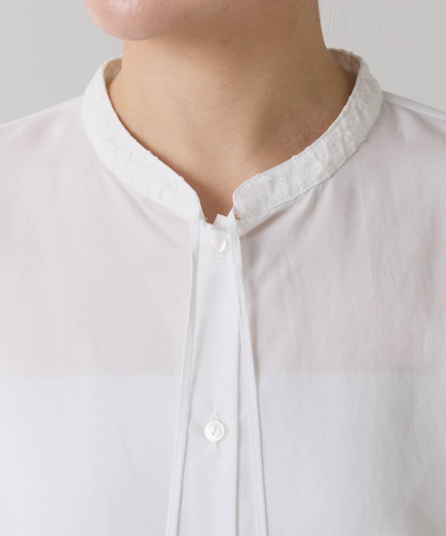 【推薦疊穿】蝴蝶結領下襬蕾絲拼接襯衫