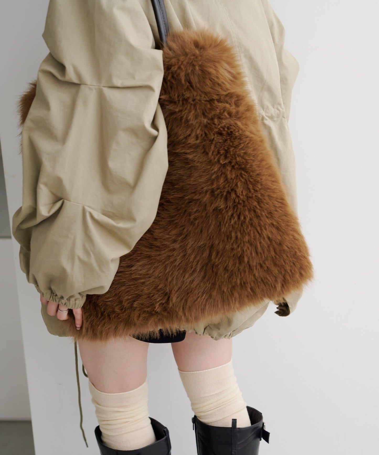 【A4尺寸】拉比毛手提包