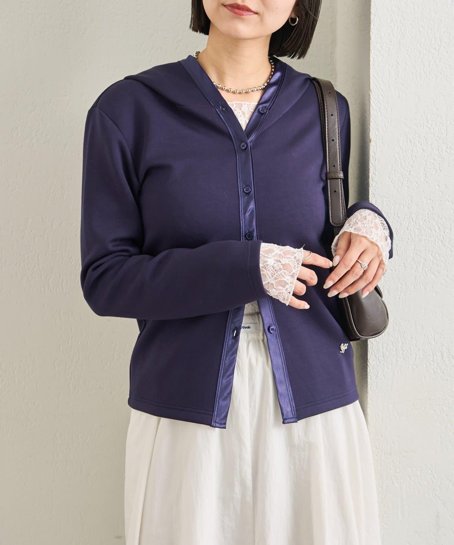 緞面拼接針織連帽衛衣