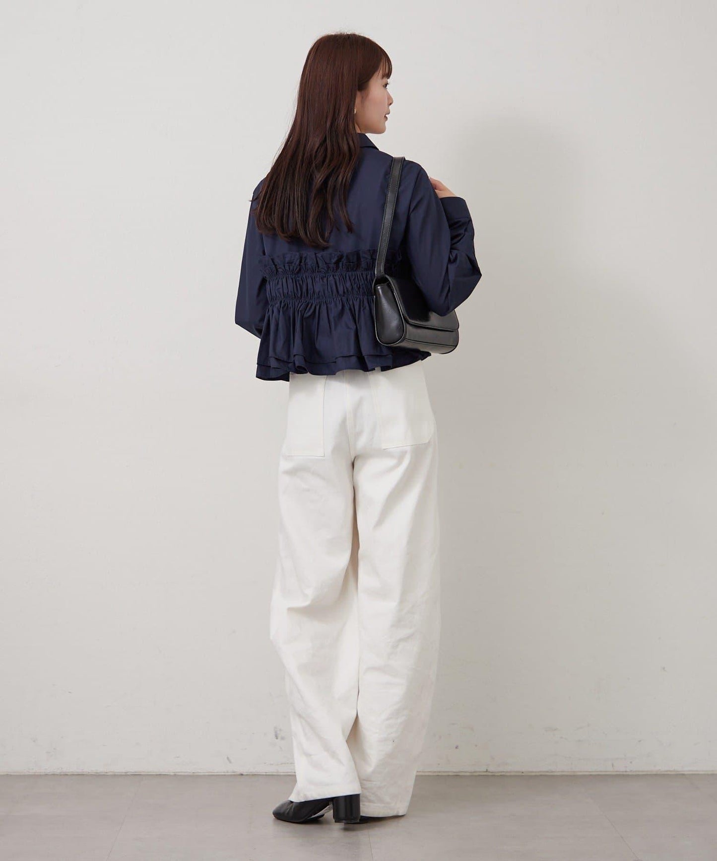 褶皺層疊女式襯衫