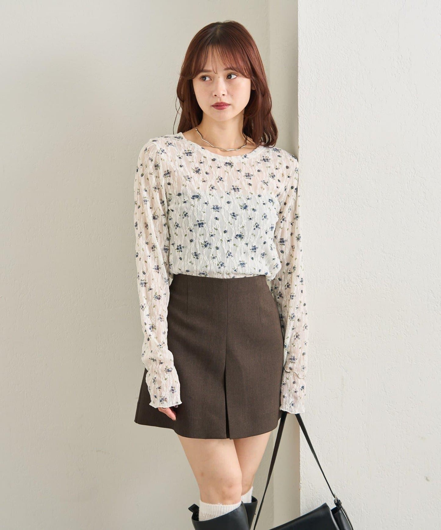 蕾絲花卉圖案透視長袖T恤