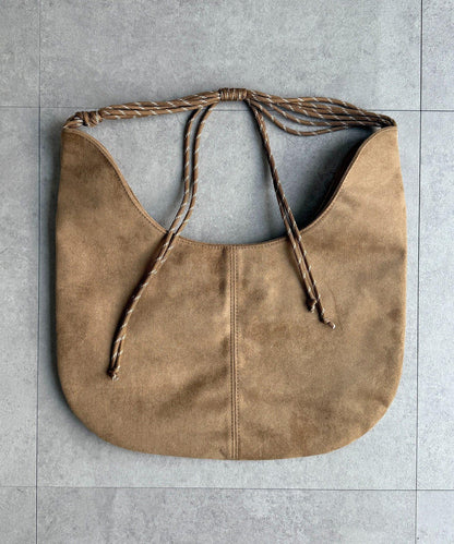 仿麂皮抽繩斜挎包