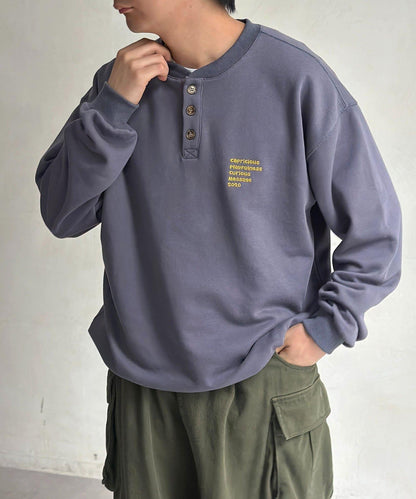 復古風格胸部刺繡亨利領衛衣