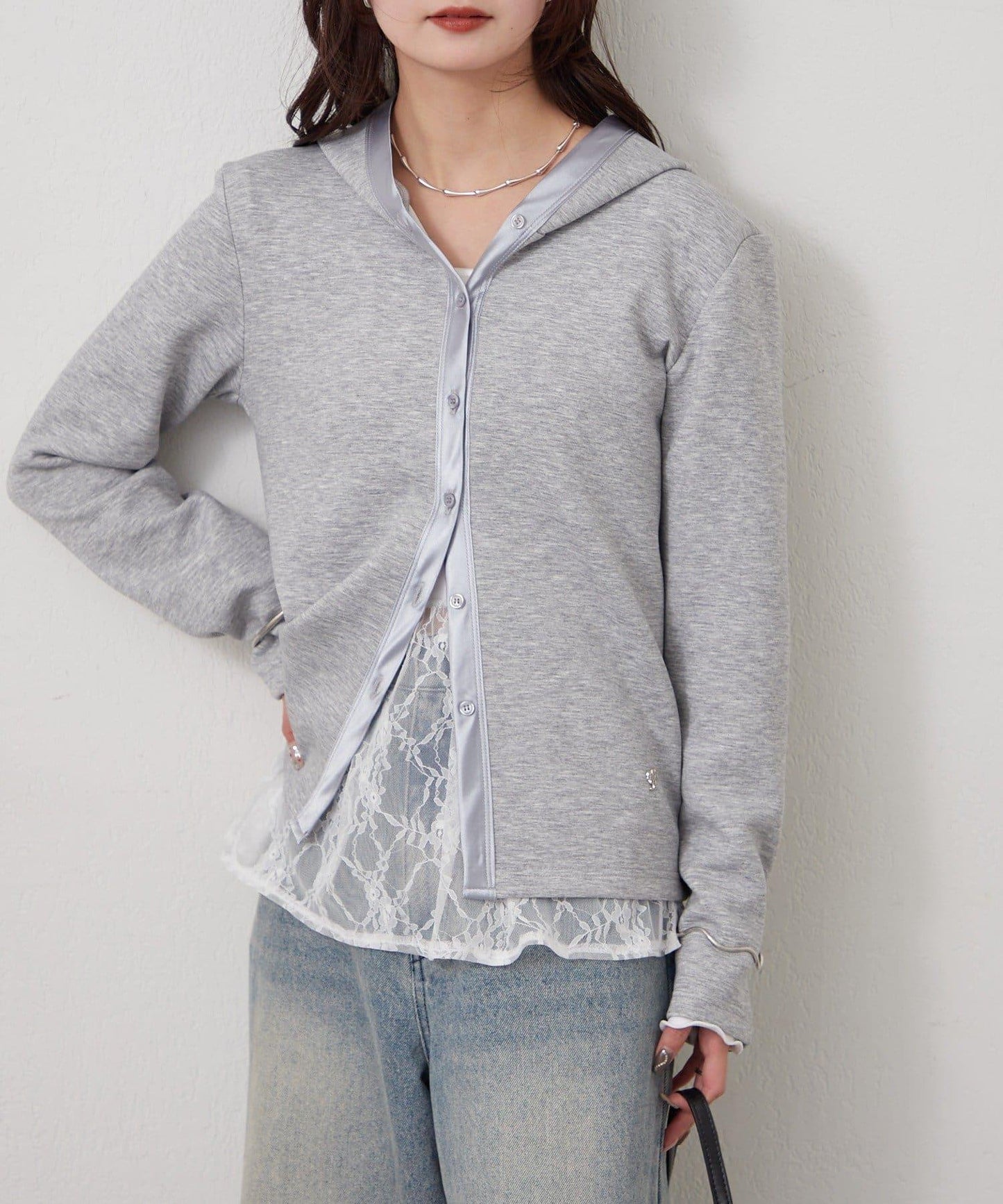 緞面拼接針織連帽衛衣