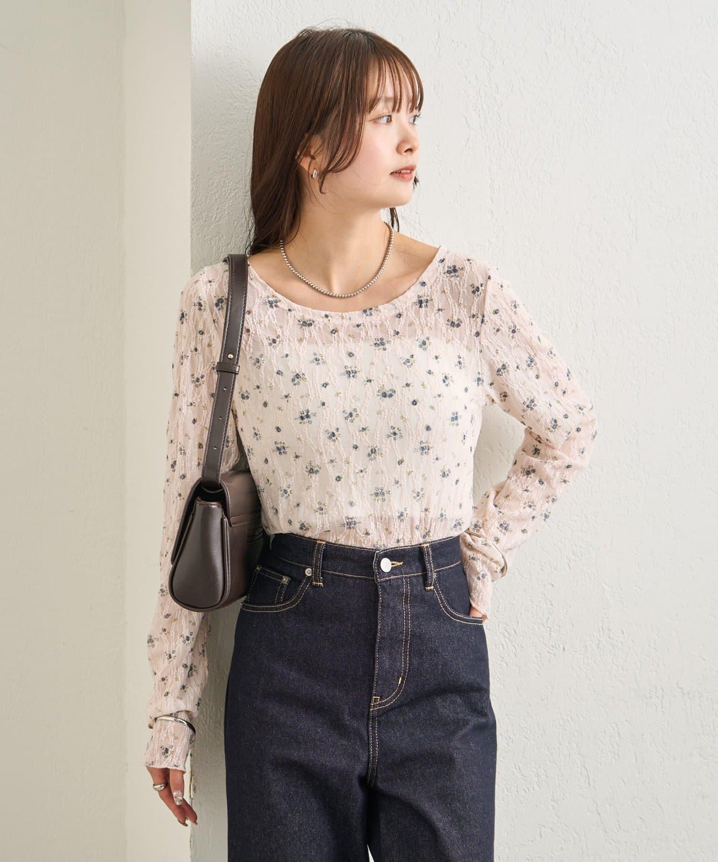 蕾絲花卉圖案透視長袖T恤