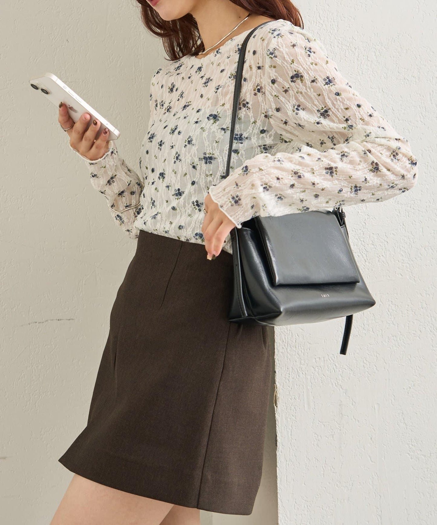 蕾絲花卉圖案透視長袖T恤