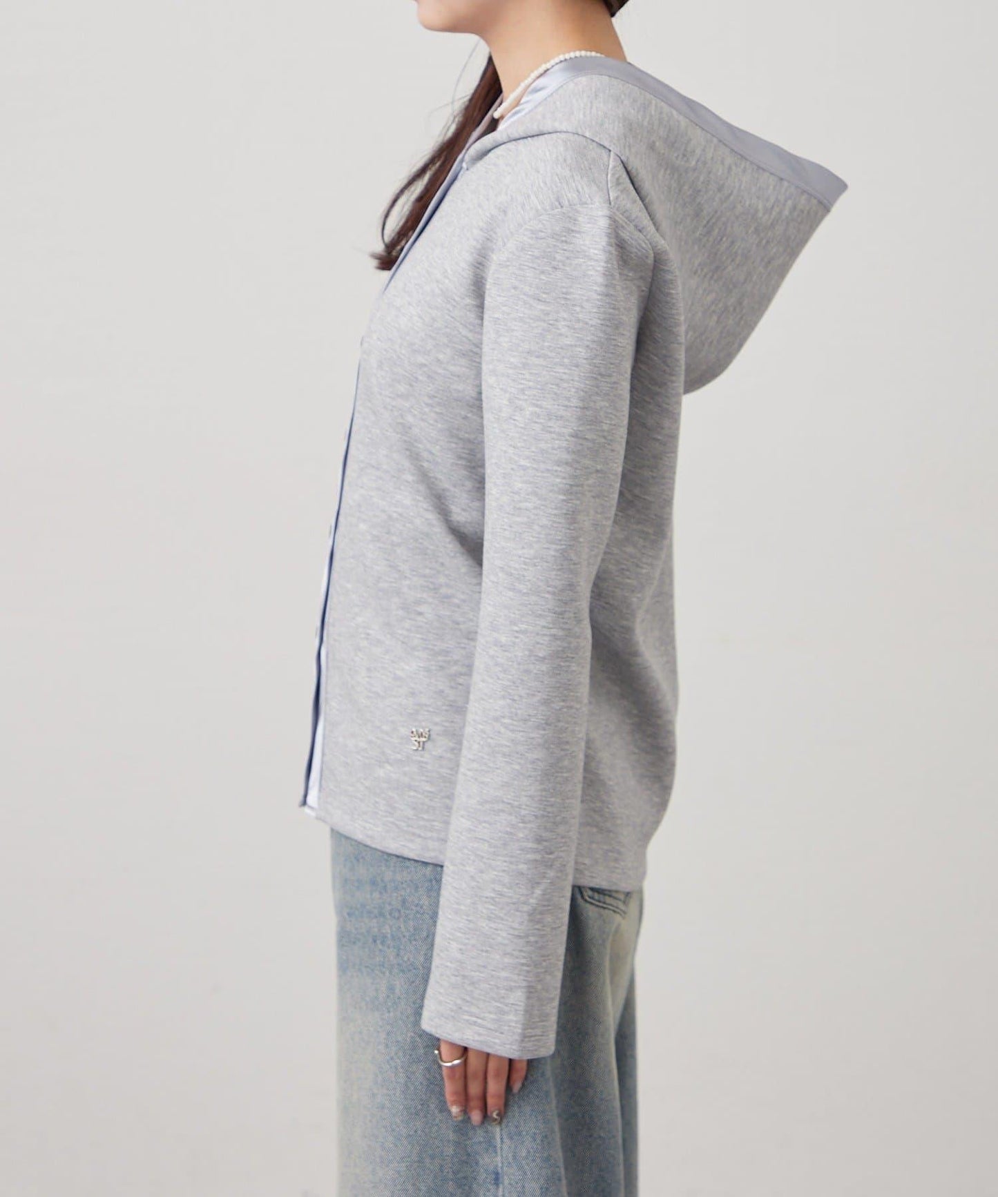 緞面拼接針織連帽衛衣