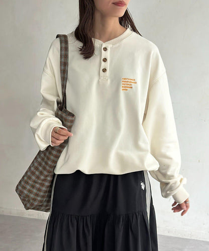 復古風格胸部刺繡亨利領衛衣