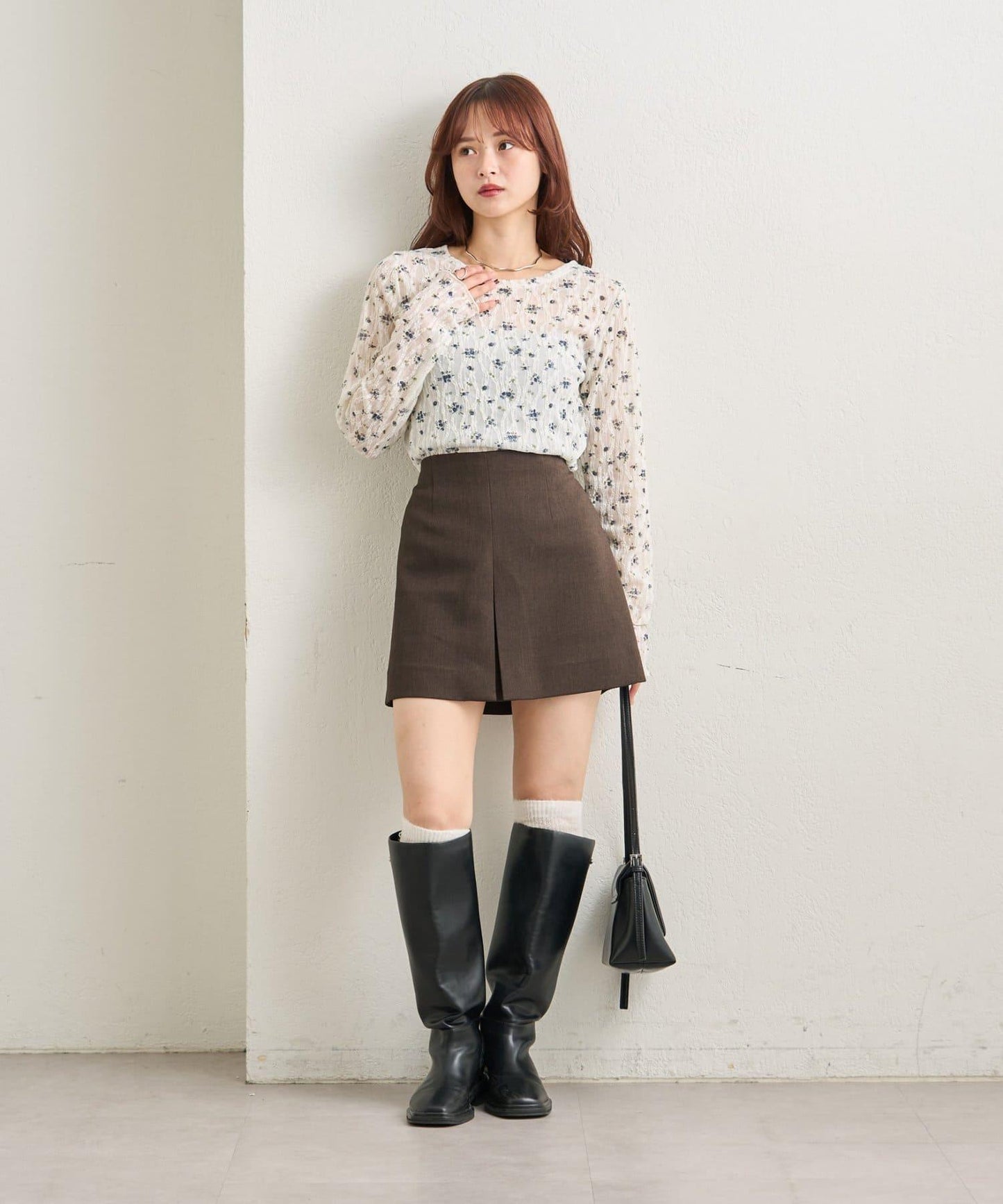 蕾絲花卉圖案透視長袖T恤