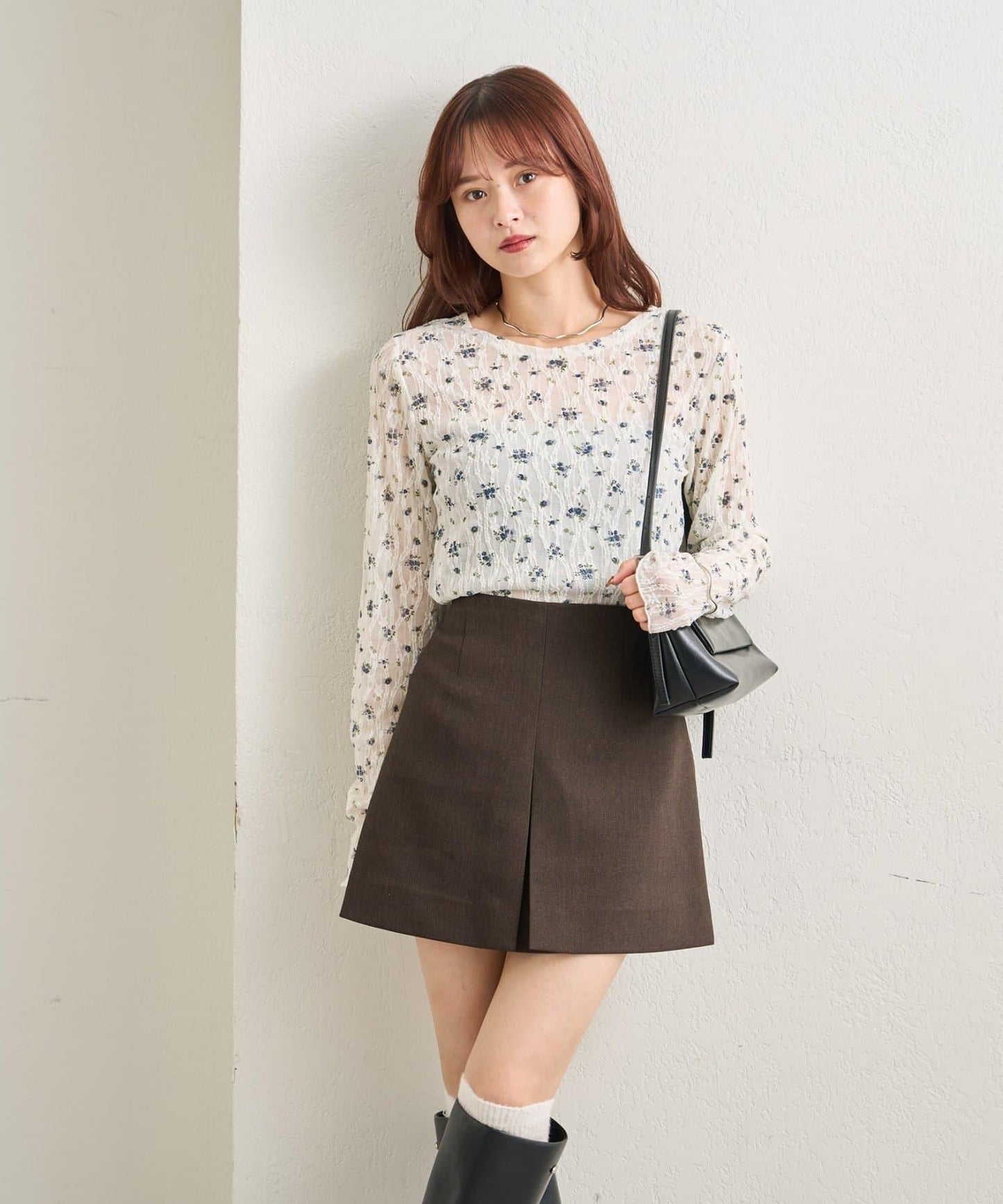 蕾絲花卉圖案透視長袖T恤