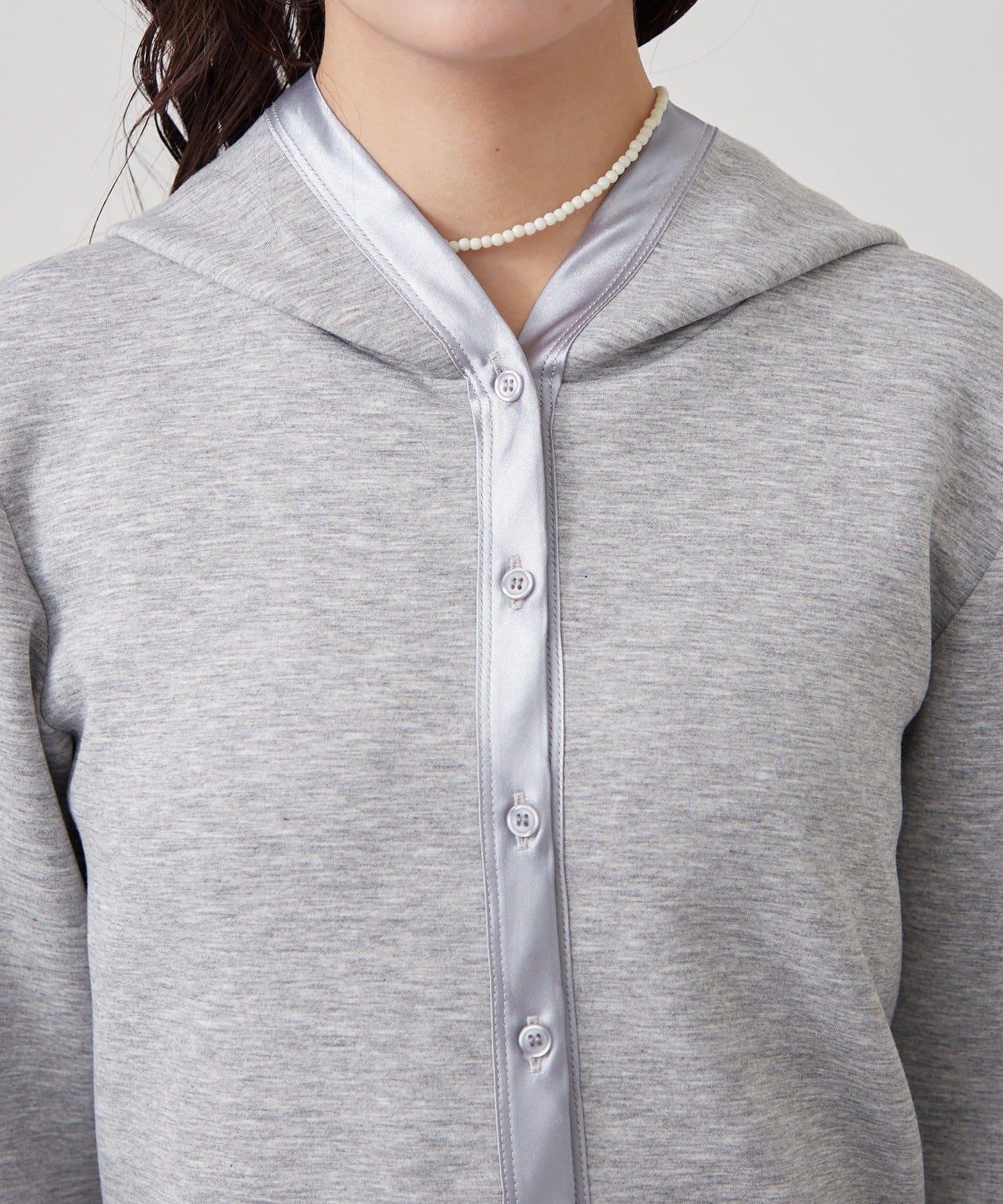 緞面拼接針織連帽衛衣