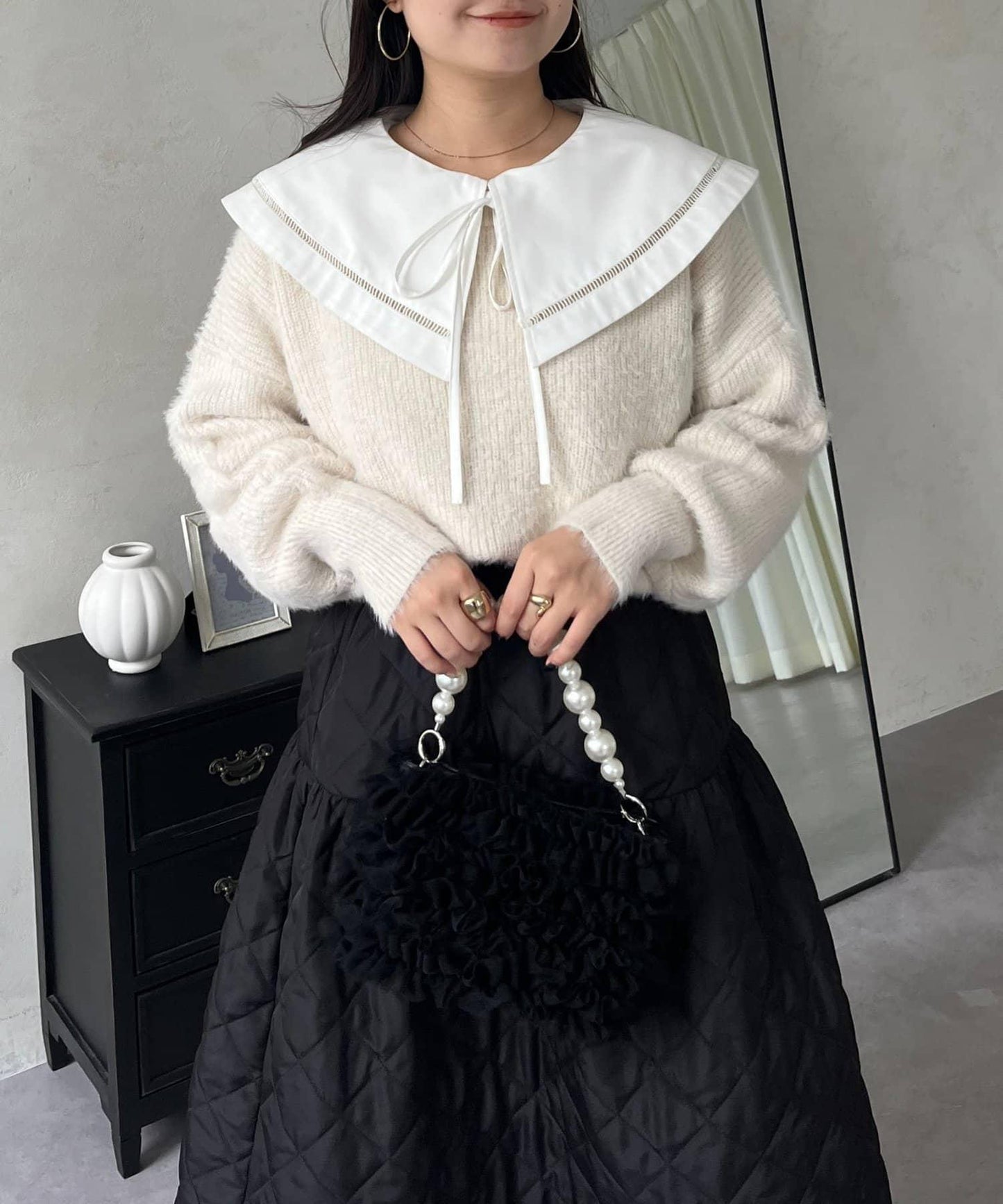 背部金屬裝飾船領長毛針織衫