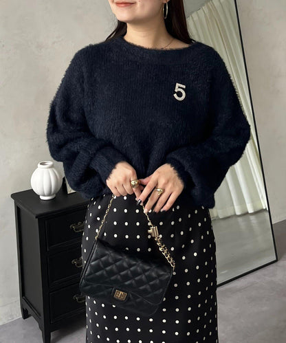 背部金屬裝飾船領長毛針織衫