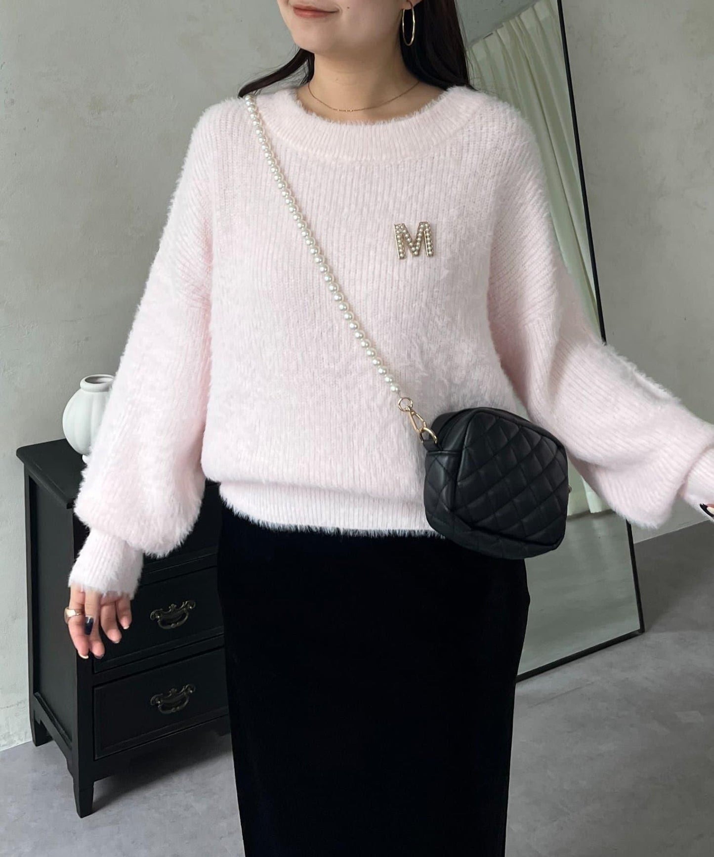 背部金屬裝飾船領長毛針織衫