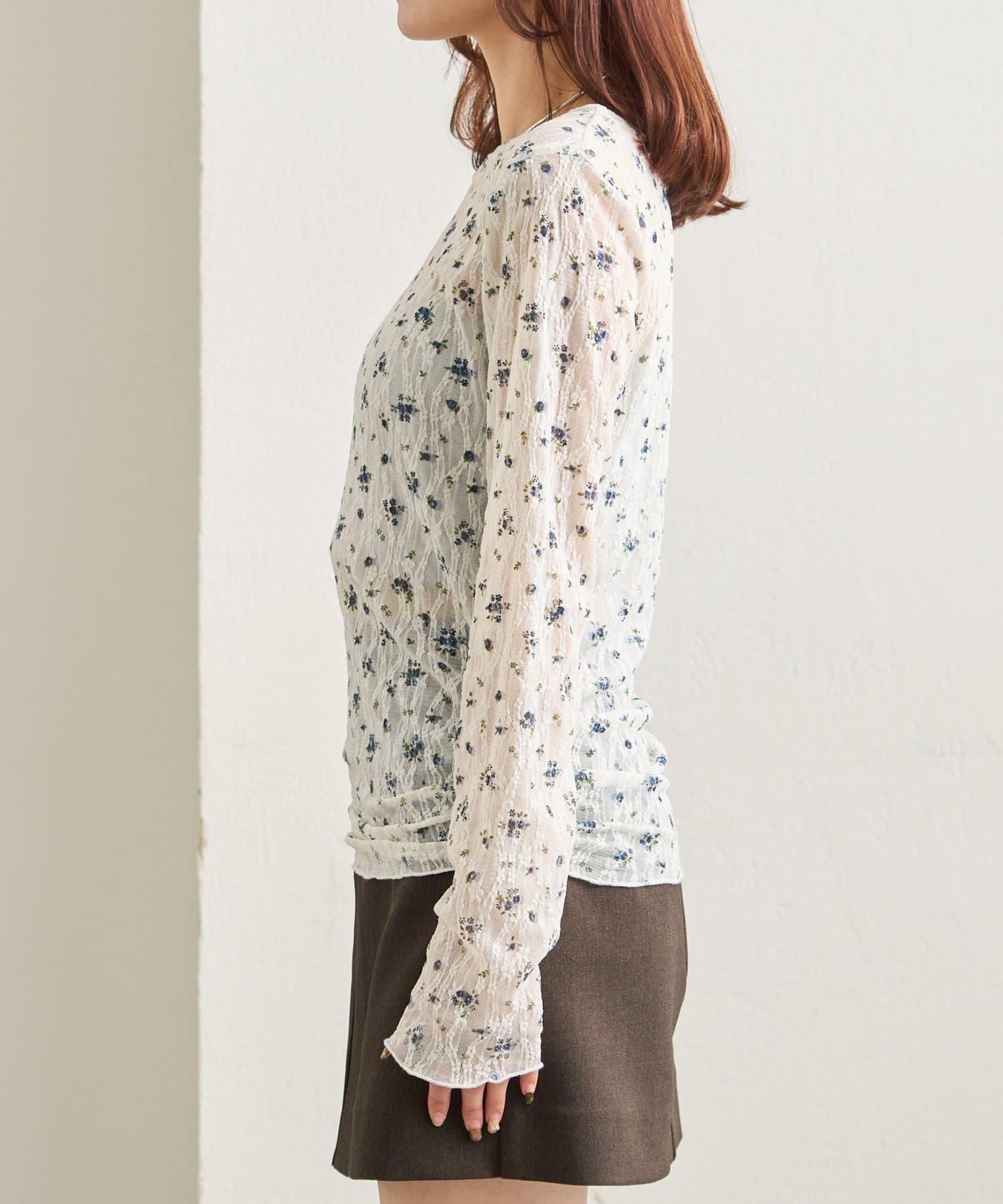 蕾絲花卉圖案透視長袖T恤