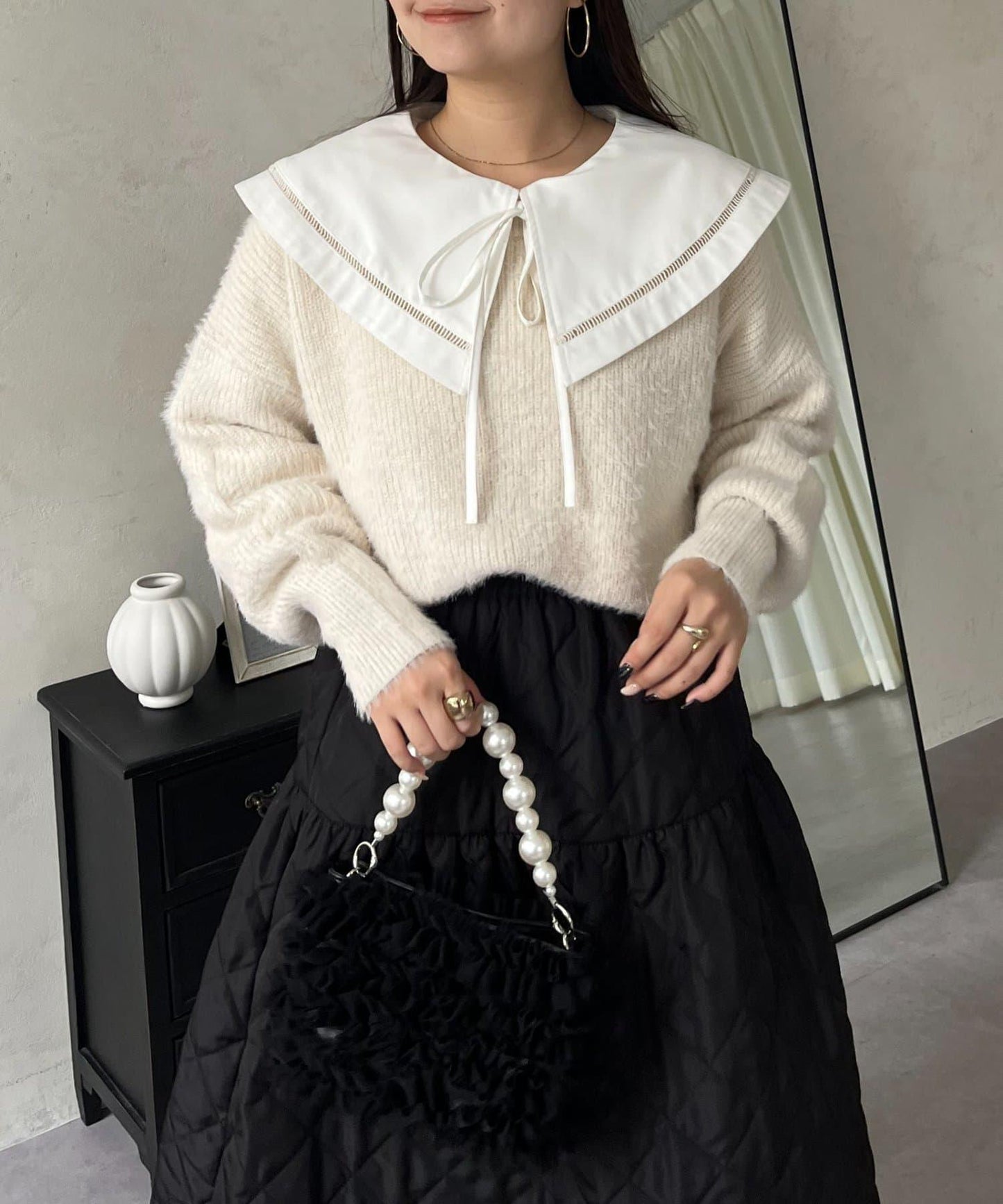 背部金屬裝飾船領長毛針織衫