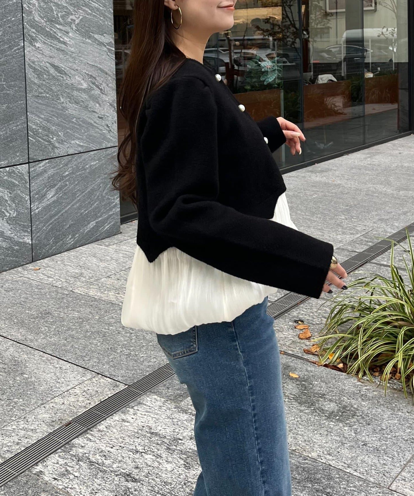 下襬氣球珍珠紐扣拼接荷葉邊針織衫