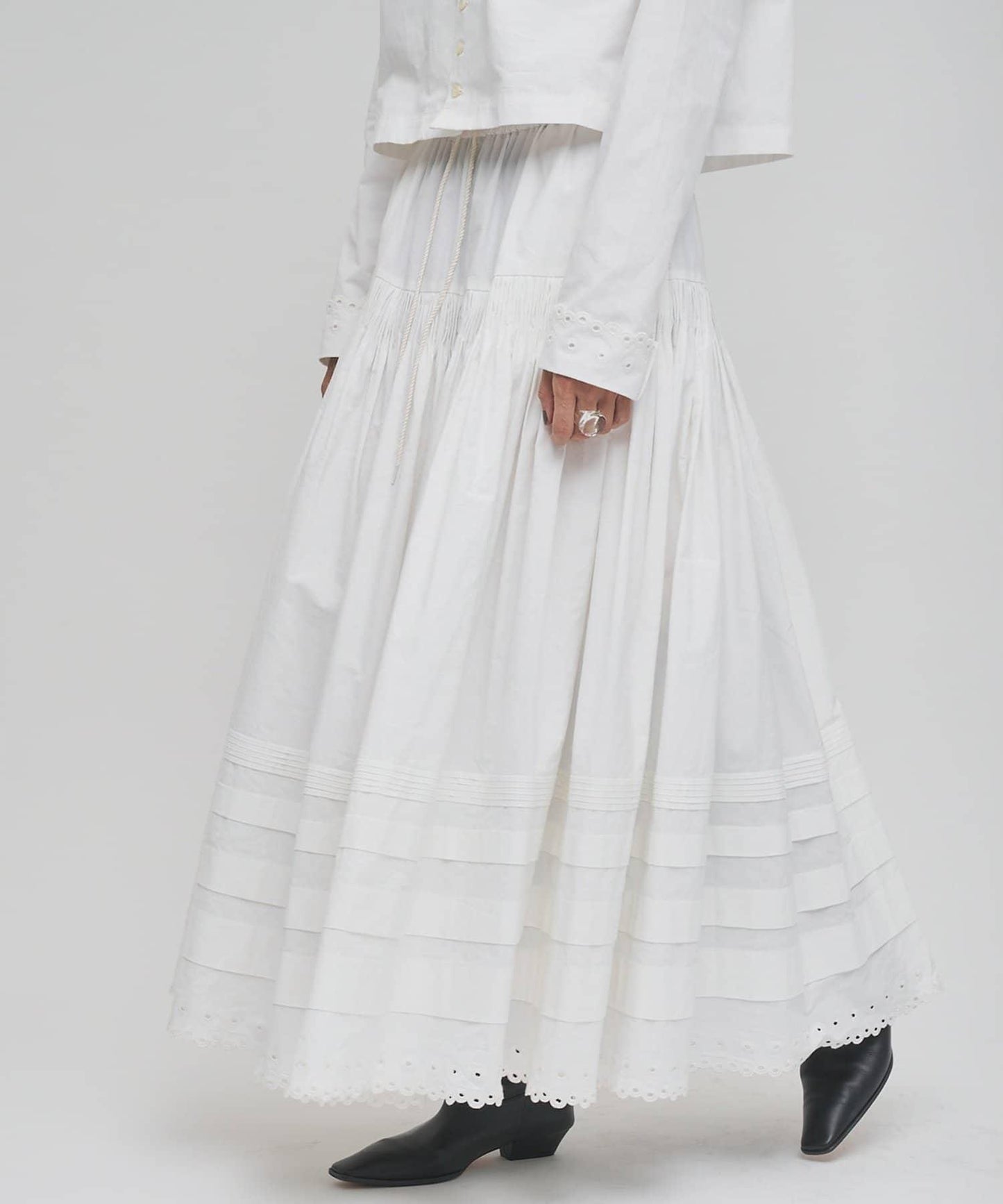 【GEMINI】波浪邊刺繡半身裙